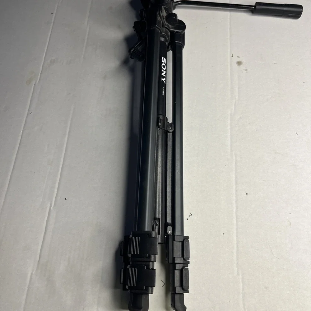 Sony VCT-R640 Video Camera Tripod Adjustable Legs
